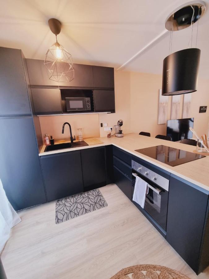 Duplex Neuf Centre Ville Avec Parking Neauphle-le-Château Exterior foto