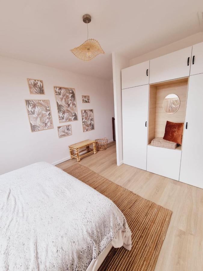 Duplex Neuf Centre Ville Avec Parking Neauphle-le-Château Exterior foto